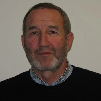 Dr Glen Kile