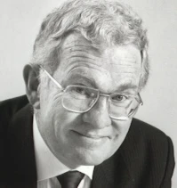 Dr Max Richards