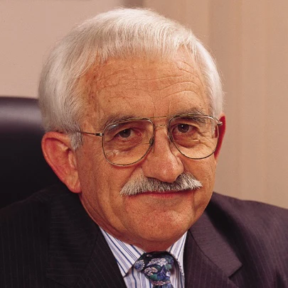 Dr Max Lay