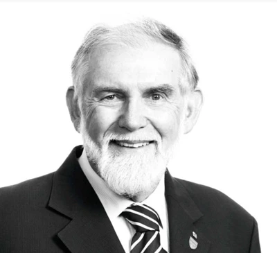 Dr Brett Phillips